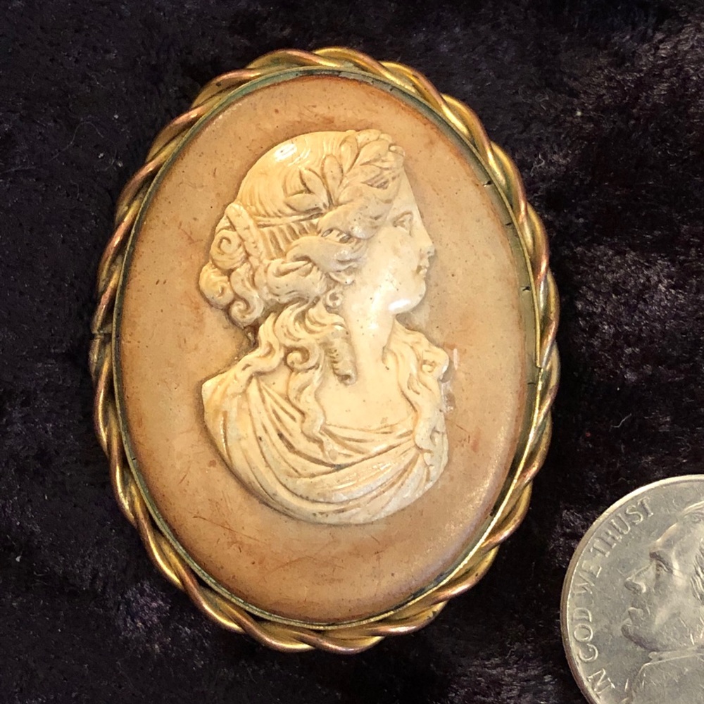 Antique 1850s Cameo brooch, GUC, handcarved